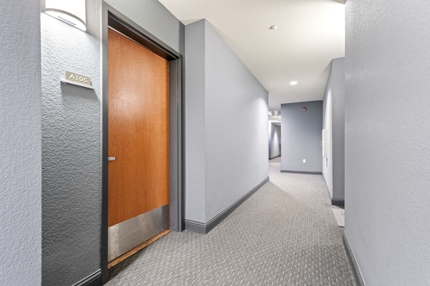 Building Photo - 5401 S Park Terrace Ave