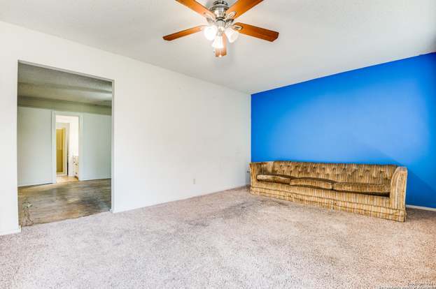 Building Photo - 833 Timber Dr