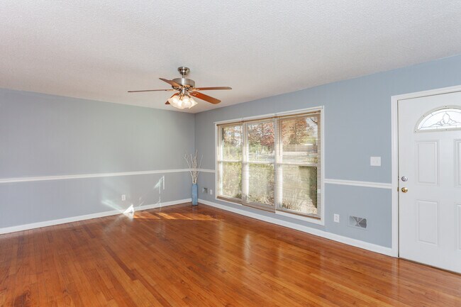 Building Photo - 3405 Melrose Dr