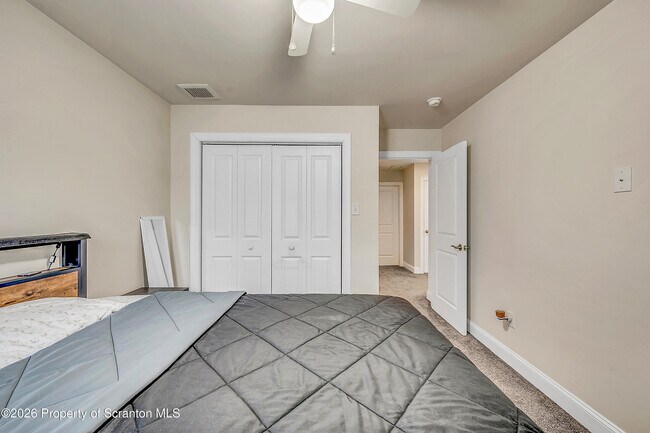 Building Photo - 12 Anna Dr