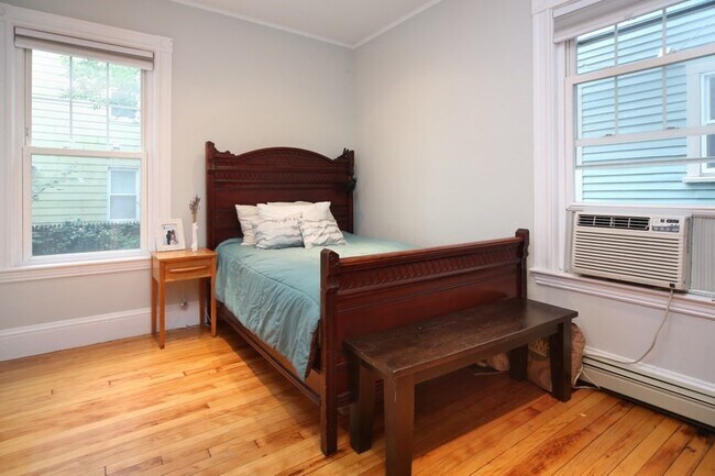 Building Photo - 38 Maple Ave