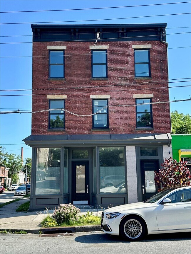 Building Photo - 199 South St