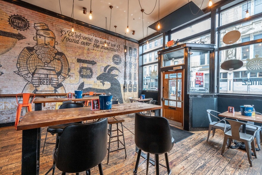 Building Photo - 1126 Walnut St