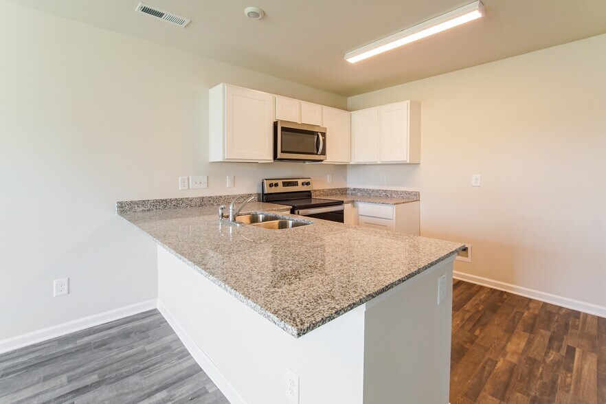 Building Photo - 1212 Hope Farm Dr