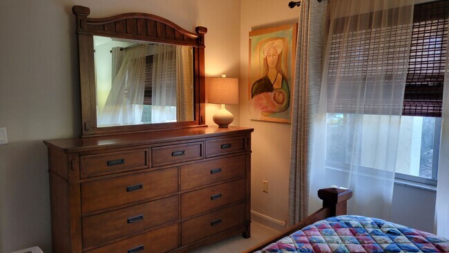 Building Photo - Annual turnkey/seasonal furnished ground floor condo in 55+ Community in Sarasota