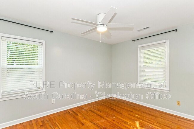 Building Photo - 154 Fox Chase Dr