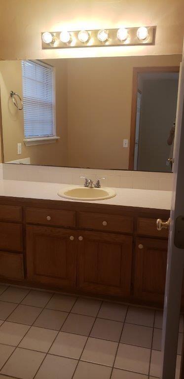 Building Photo - 1301 SE 21st St