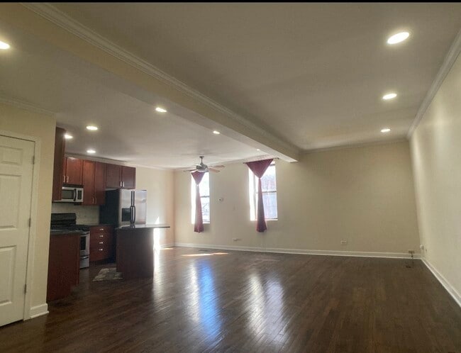 Building Photo - 1119 W Grand Ave