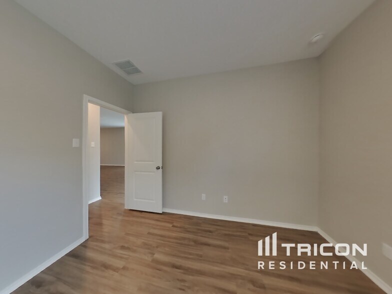 Building Photo - 179 Mica Trl