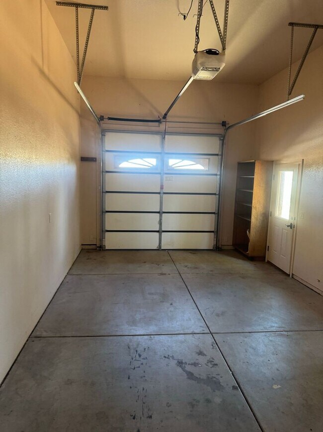 Building Photo - * LEASE PENDING Beautiful 4-Bedroom Home on Acreage | Peaceful Doney Park Living