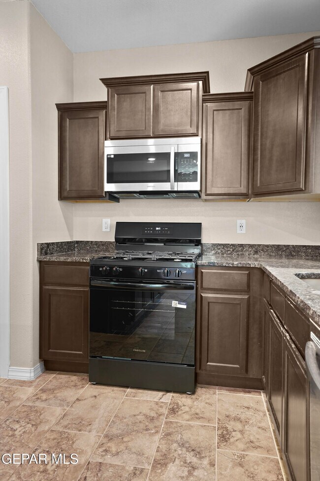 Building Photo - 6021 Hidden Clove Ct