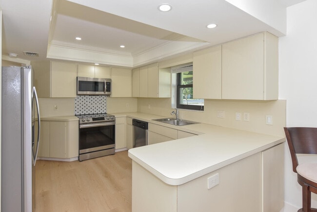 Building Photo - 1469 Vía Privada