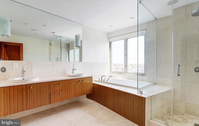 Building Photo - 2424 18th St NW