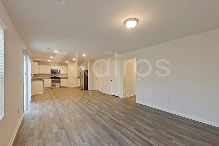 Building Photo - 2513 Island Dr SE