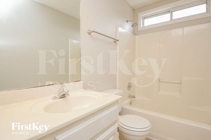Building Photo - 4180 Chatham View Dr
