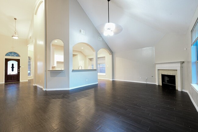 Building Photo - 212 Rolling Springs Ln