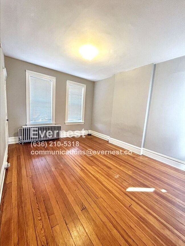 Building Photo - 4-Bedroom, 2-Bathroom Home in a Convenient...