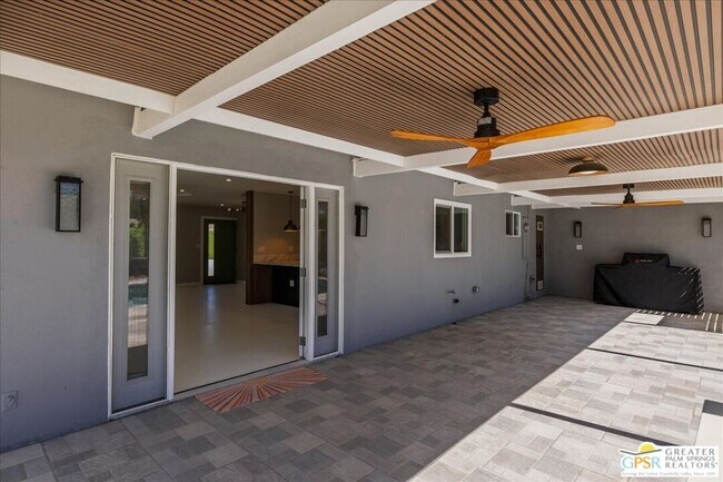 Building Photo - 505 E Molino Rd