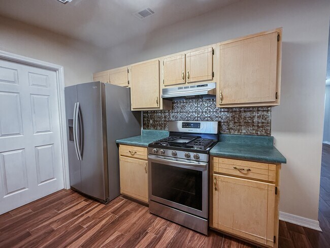 Building Photo - 309 Adams Dr