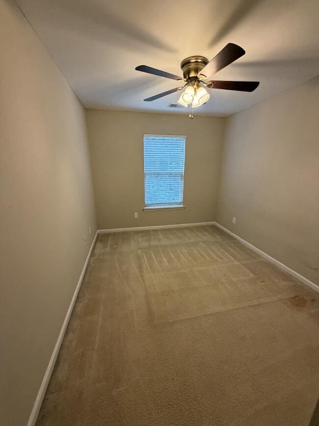 Building Photo - 827 Bibury Ct