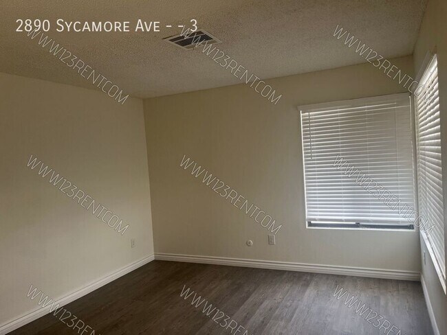 Building Photo - 2890 Sycamore Ave