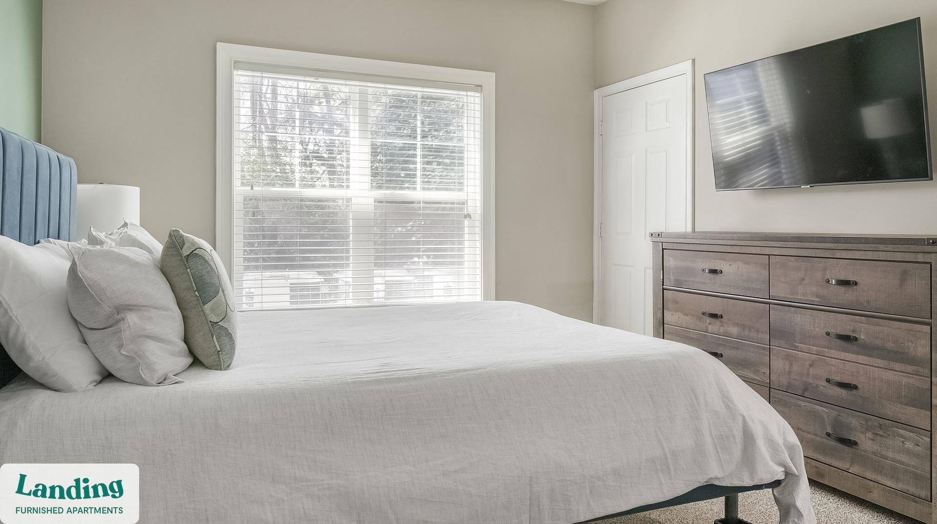 Building Photo - 925 Canterbury Rd NE