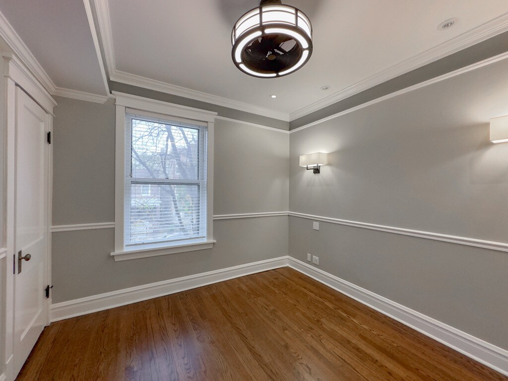 Building Photo - 1918 W Berenice Ave