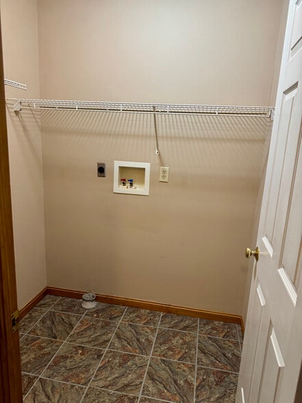 Building Photo - 4290 OH-601