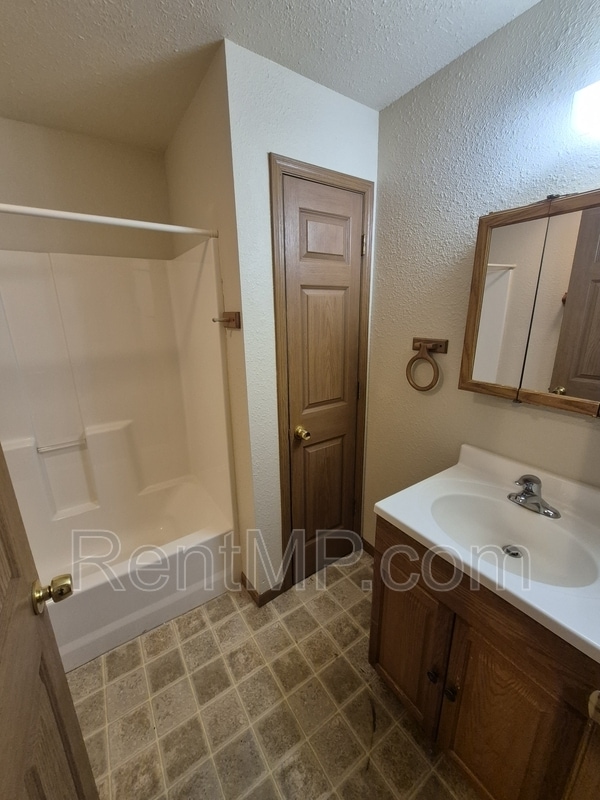 Building Photo - 1021 S Mission St