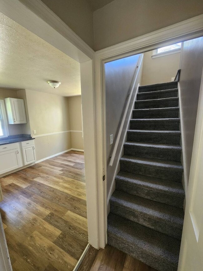 Building Photo - Charming 3-Bedroom Property in Prime Location