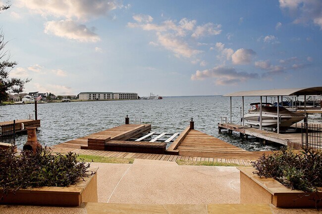 Building Photo - 7159 Kingston Cove Ln