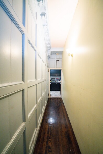 Building Photo - 52 Fenway