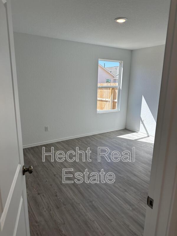 Building Photo - 5813 Texas Spur