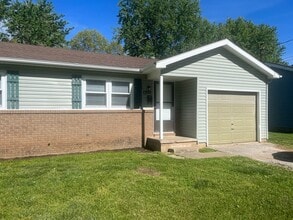 Building Photo - Simple Home in East Springfield