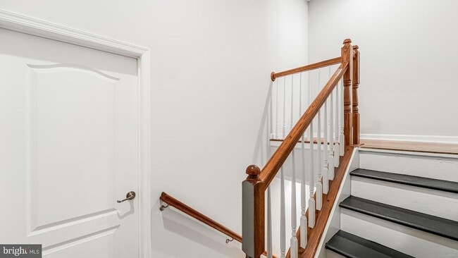 Building Photo - 4888 Dane Ridge Cir