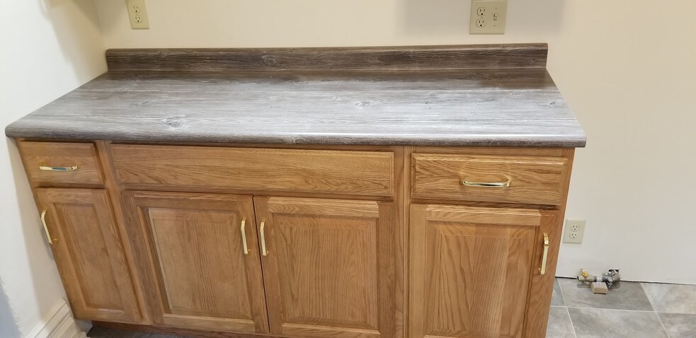 new kitchen cabnits - 814 W Wood St