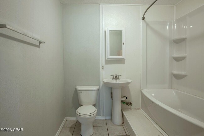 Building Photo - 4402 Cindy Ln