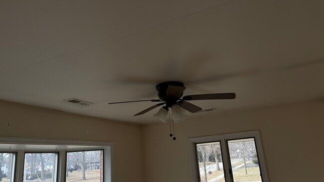 Building Photo - 155 Seymour Ave