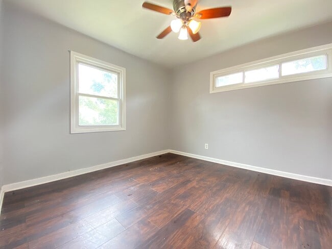 Building Photo - 3 Bedroom Home With Central Air