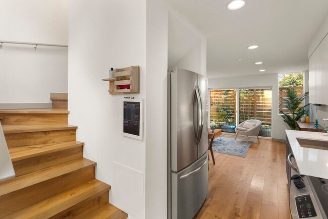 Building Photo - Modern Beacon Hill Townhome | Rooftop Deck...