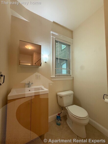 Building Photo - 6 Giles Park