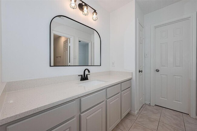 Building Photo - 15603 Mustang Island Dr