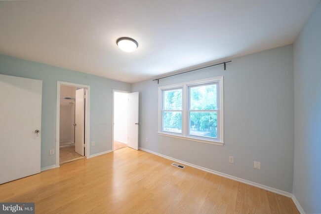 Building Photo - 9572 Inverary Ct