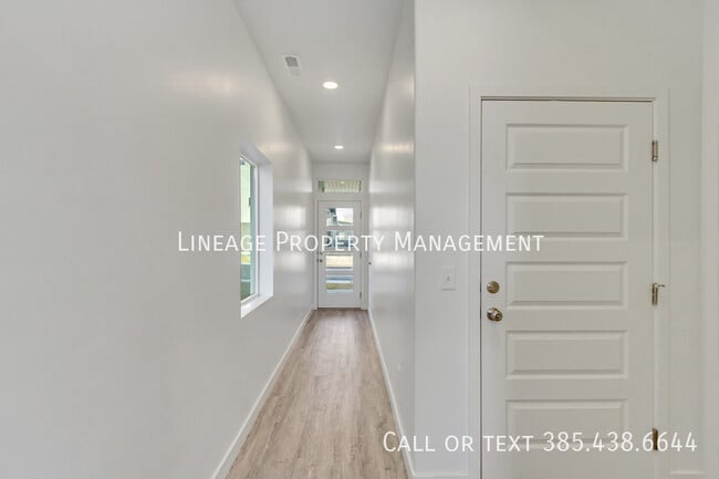 Building Photo - 3559 S Lydia Ann Ln