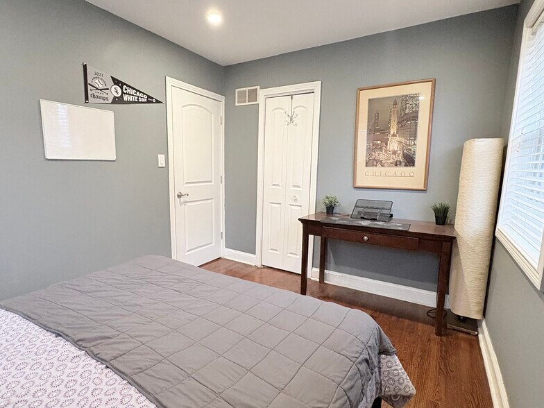 Building Photo - 8108 S 85th Ave