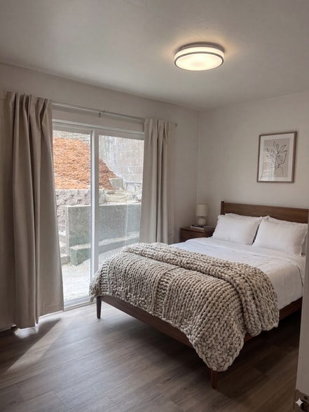 Building Photo - 411 Lawrence Dr