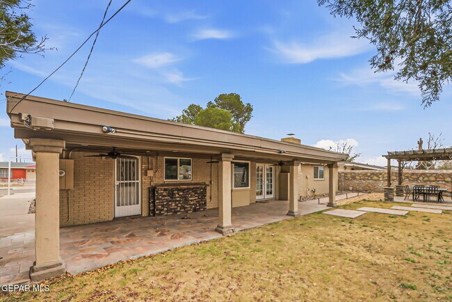 Building Photo - 10164 Dunbarton Dr