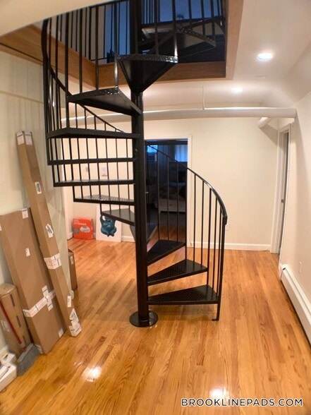 Building Photo - 22 Euston St