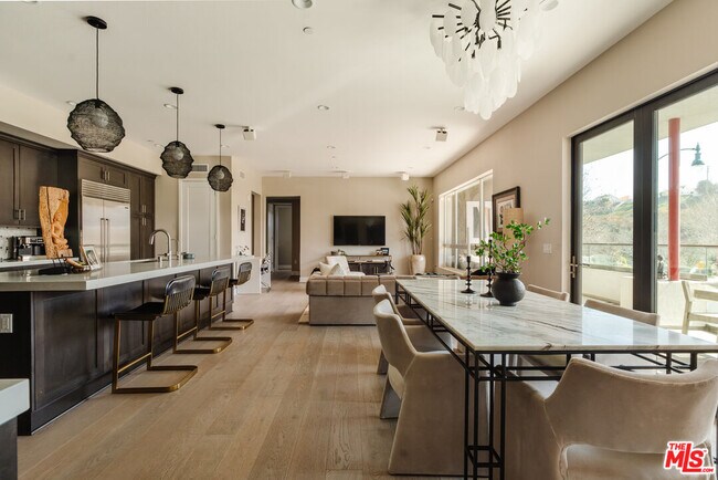 Building Photo - 12765 Bluff Creek Dr