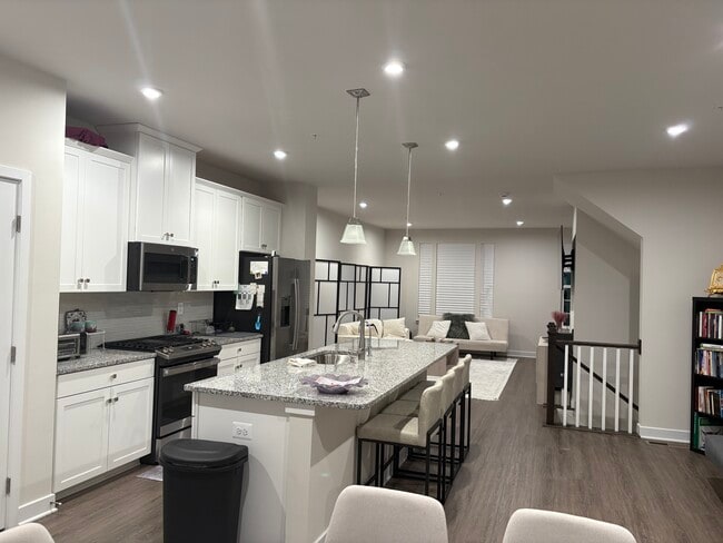 Building Photo - 16573 Fife Wy